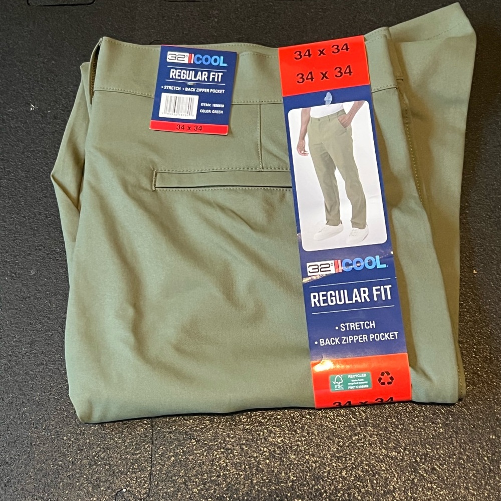 Men’s olive green chino pants. Stretchy